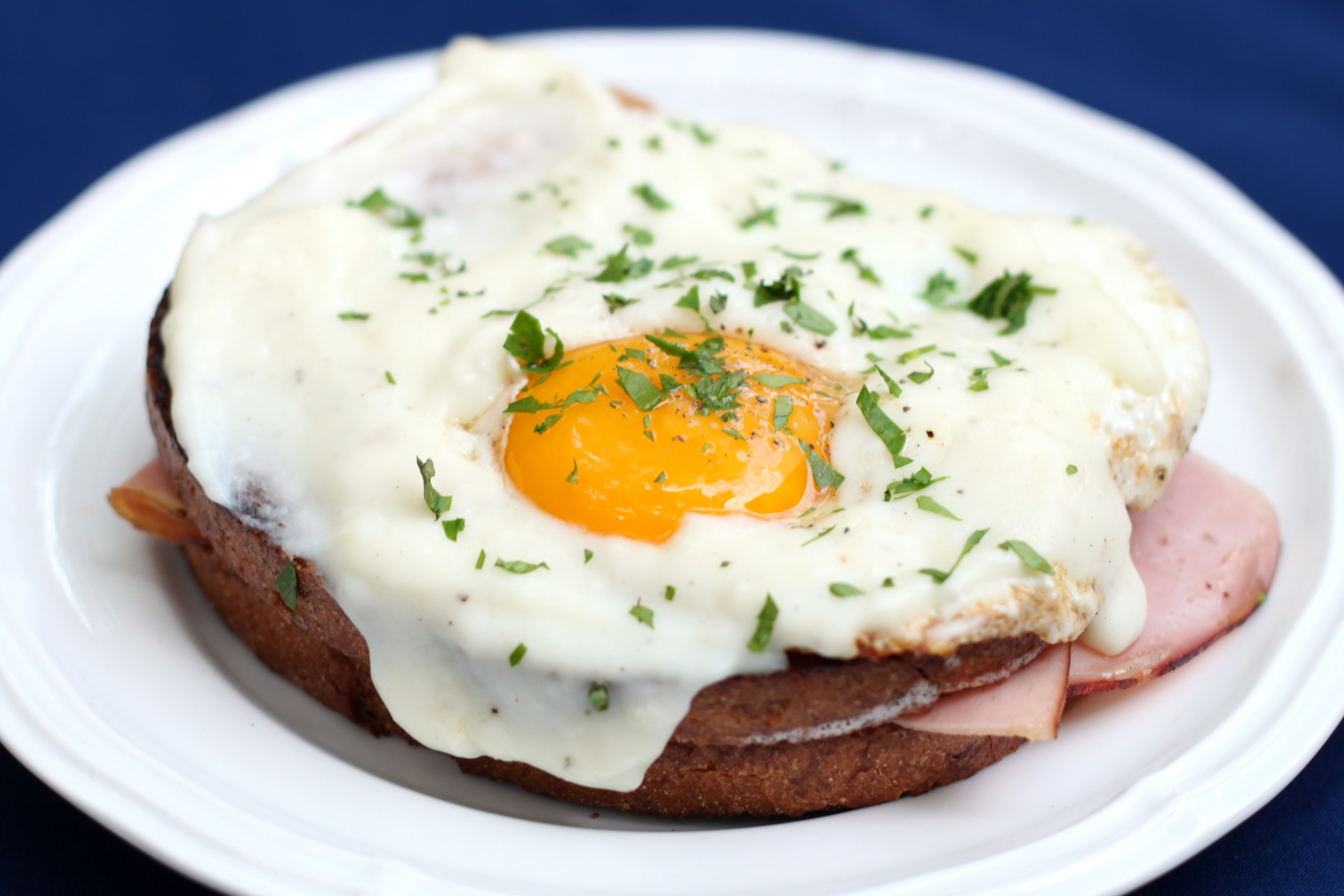Croque Madame, french recipe | French cooking recipes, Croque madame ...