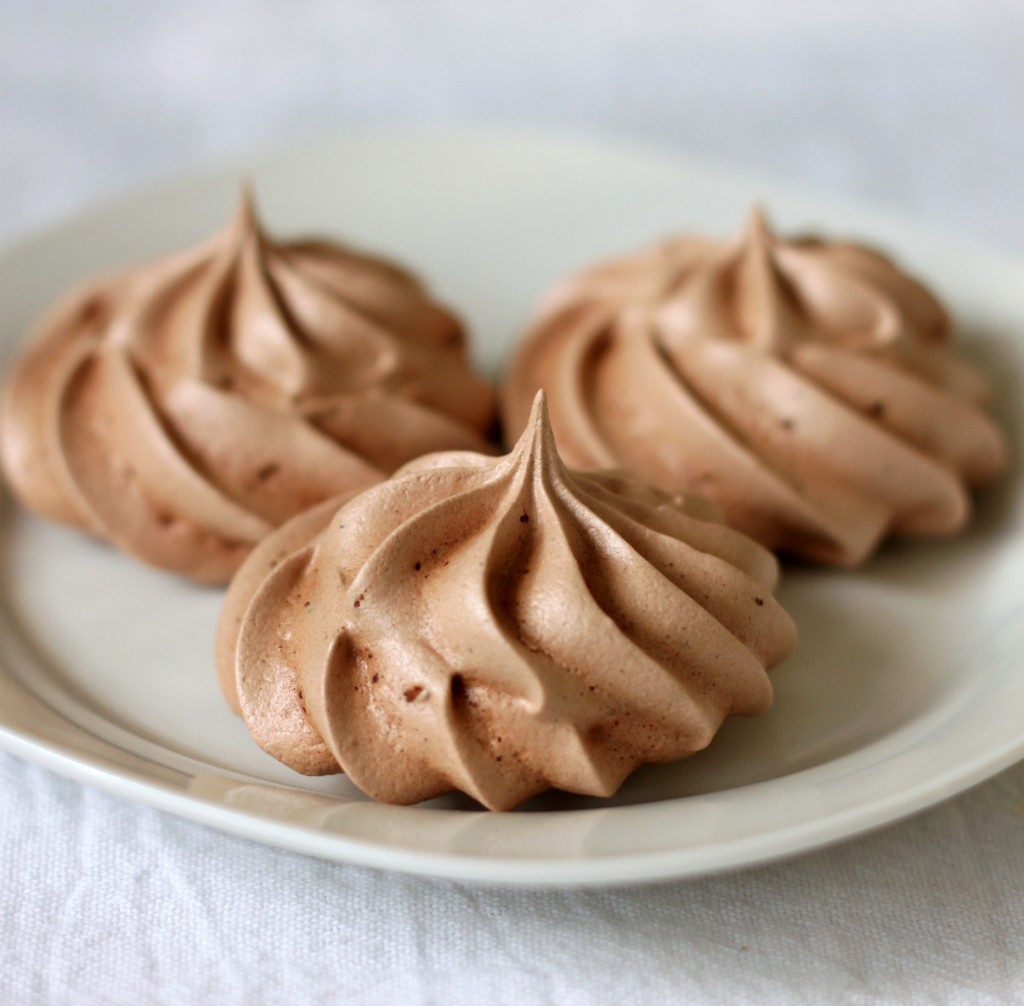 Chocolate-meringue-kisses-1024x1006.jpg