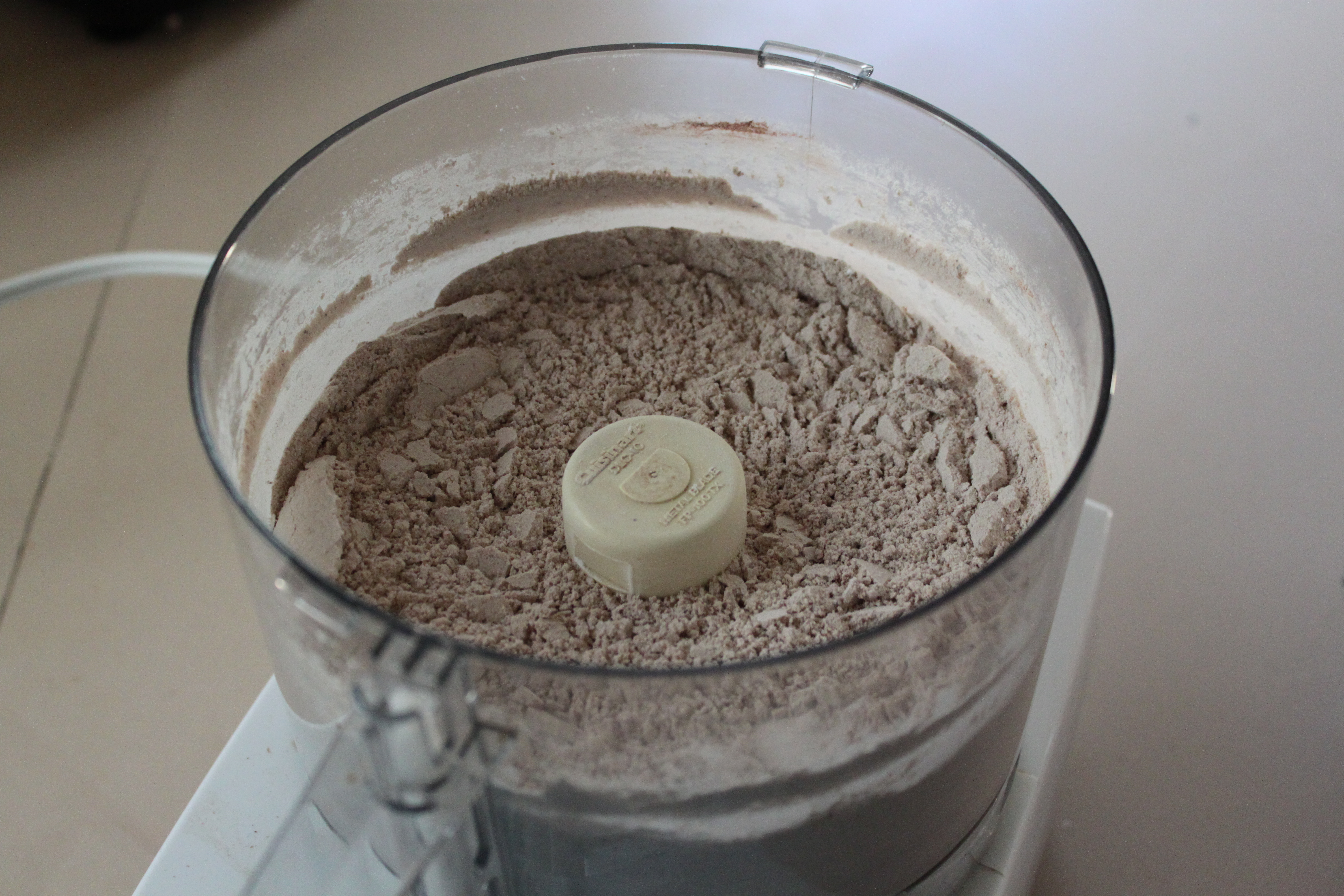 Blend cocoa powder, almond meal and powdered sugar