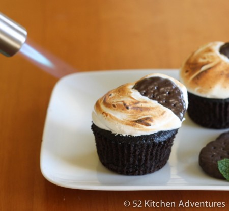 Torch a Thin Mint S'mores Cupcakes